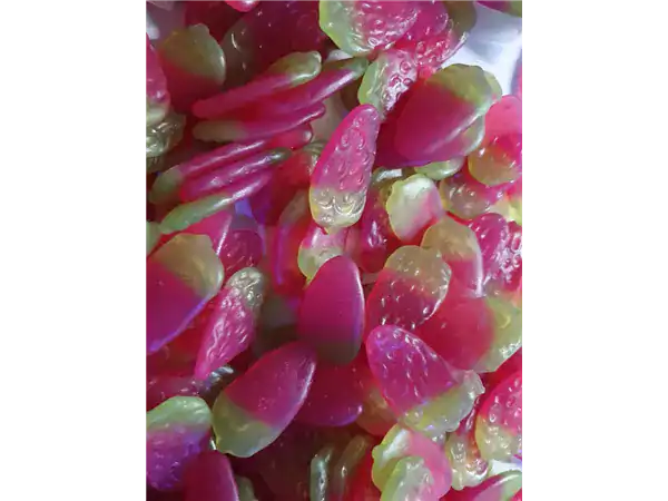 Fruit Shaped Strawberries V Giant Gummy